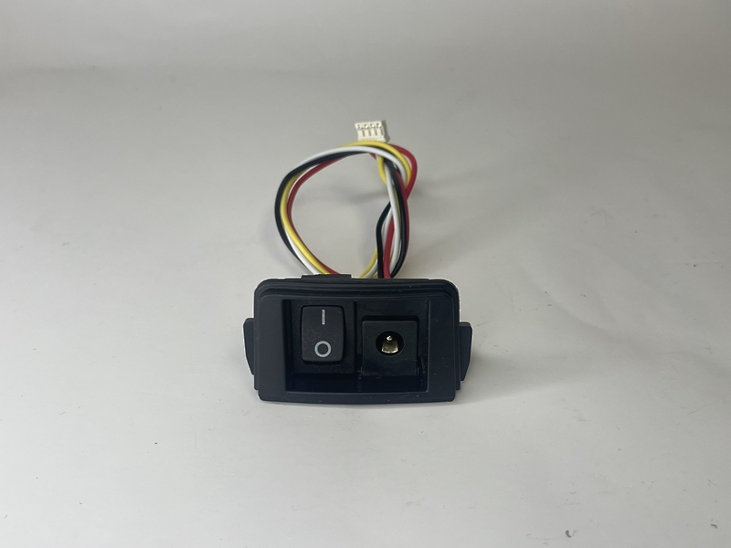 Кнопка включения с разъемом питания для робота-пылесоса Redmond RV-R650S