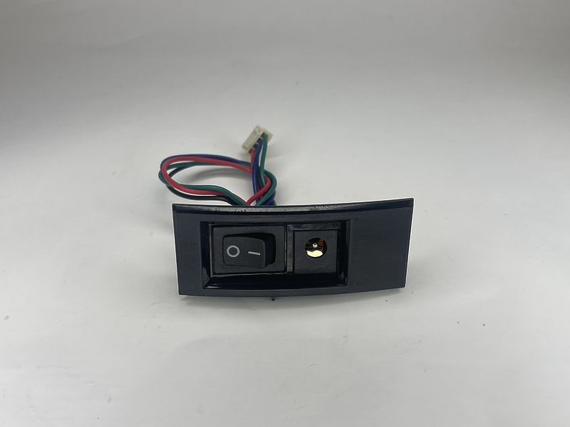 Кнопка включения с разъемом питания для робота-пылесоса Polaris PVCR 0930 SmartGo