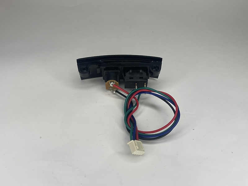 Кнопка включения с разъемом питания для робота-пылесоса Polaris PVCR 0930 SmartGo