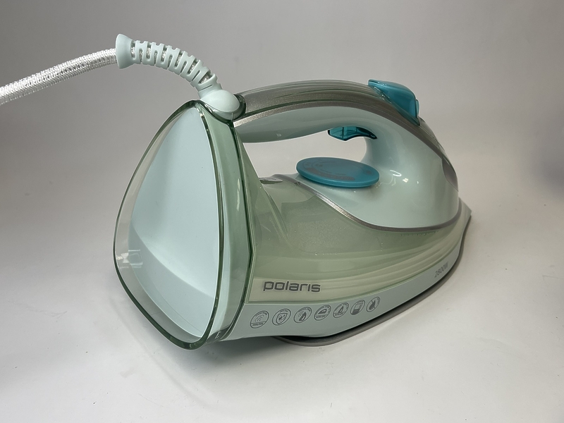 Утюг Polaris PIR2883AK