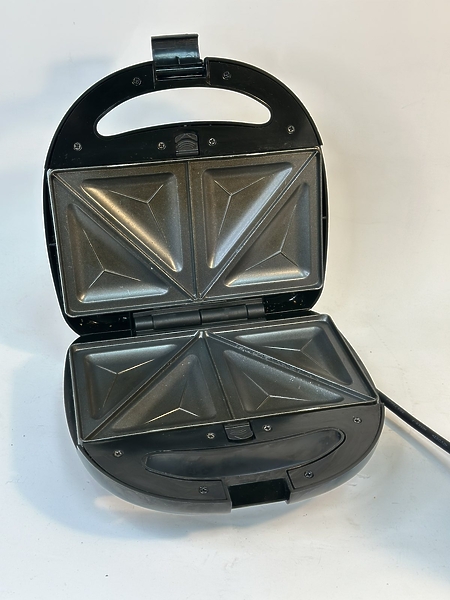 Многофункциональная сэндвичница Polaris PST 0203 Profi Baker