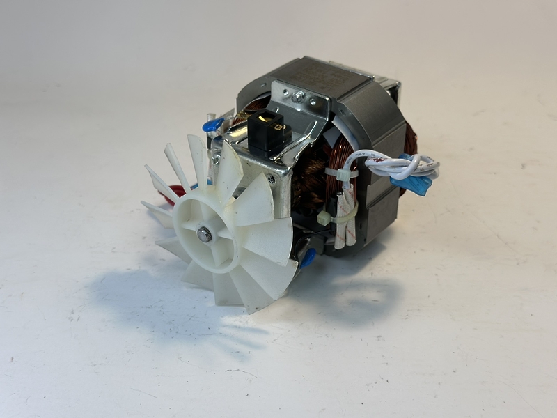 Двигатель (мотор) AC8825M23 для стационарного блендера Polaris PTB 1834G