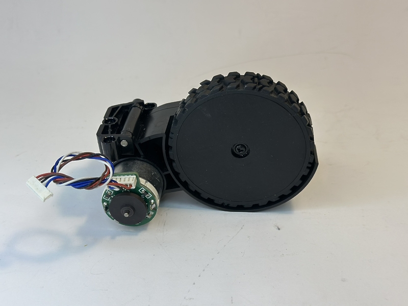 Колесо с двигателем (мотором) левое для робота-пылесоса Polaris PVCR 6001 Wi-Fi IQ Home