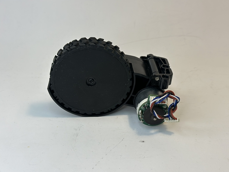 Колесо с двигателем (мотором) правое для робота-пылесоса Polaris PVCR 6001 Wi-Fi IQ Home