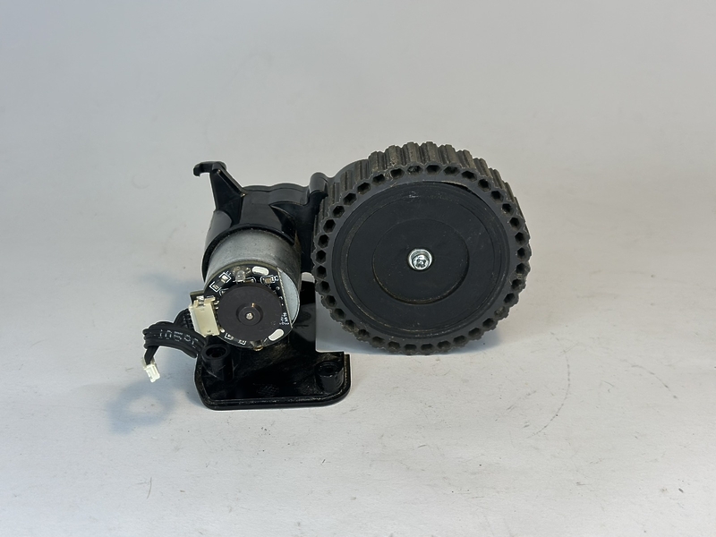 Колесо с двигателем (мотором) левое для робота-пылесоса Polaris PVCR 0726W