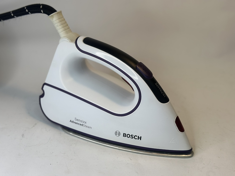 Шланг в сборе с утюжком для паровой станции Bosch TDS383113H