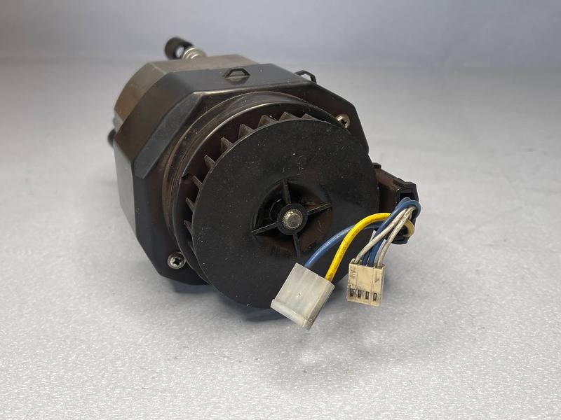 Двигатель (мотор) для кухонных комбайнов Kenwood KM080 KM090 KM098 KMC050 KMM020 7320001003