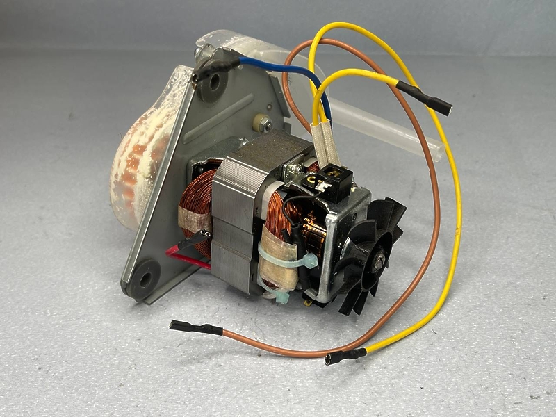 Двигатель (мотор) для кухонного комбайна Kenwood U7020M23-005