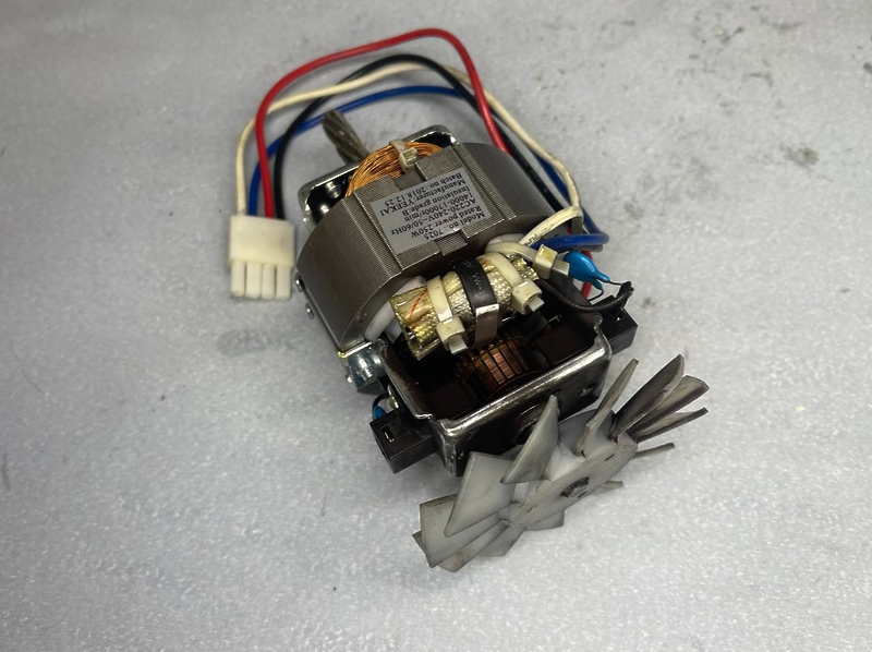 Двигатель (мотор) 7025 для мясорубки Polaris PMG 2039A