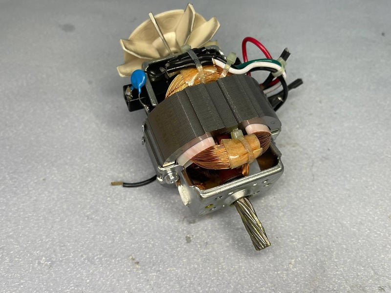 Двигатель (мотор) HC7025L для мясорубки Redmond RMG-1224