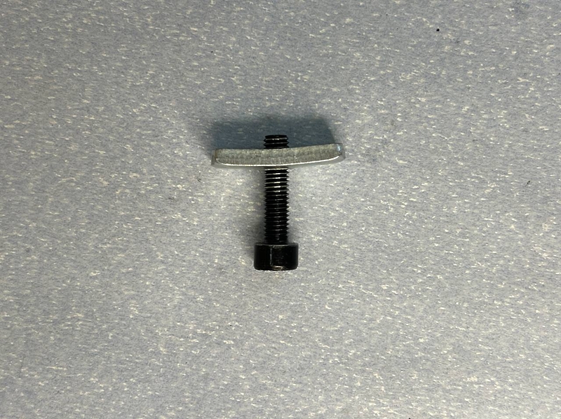 Винт для средней части ручки для гриля Redmond RGM-M801