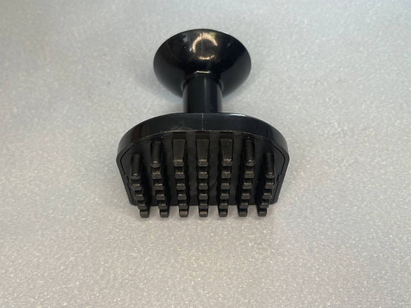 Приспособление для очистки насадки для нарезки кубиками для блендера Polaris PHB 1034AL CUBE