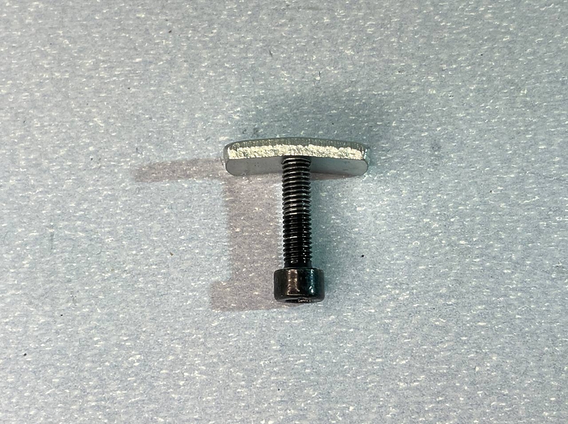 Винт для средней части ручки для гриля Redmond RGM-M800