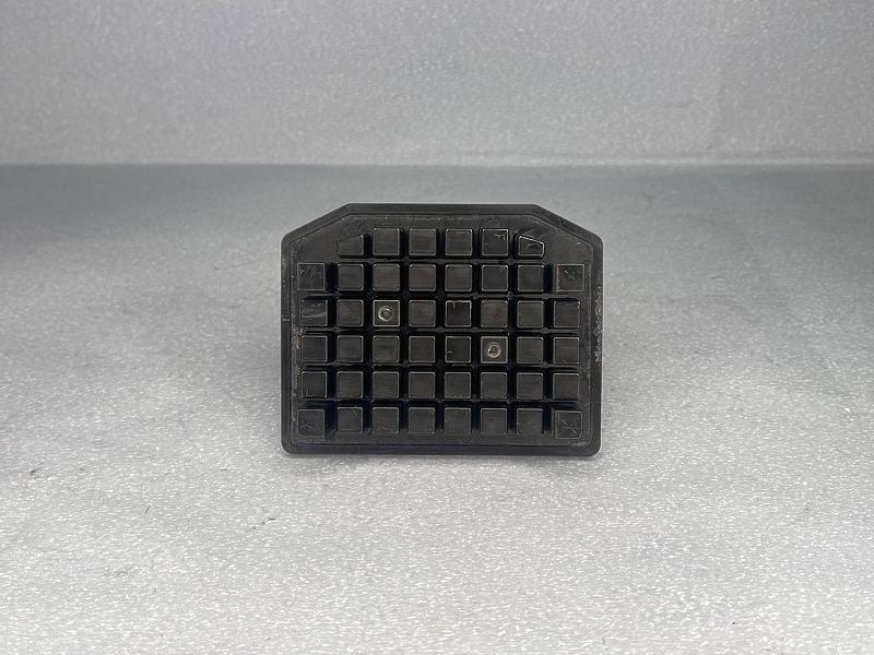 Приспособление для очистки насадки для нарезки кубиками для блендера Redmond RHB-2976