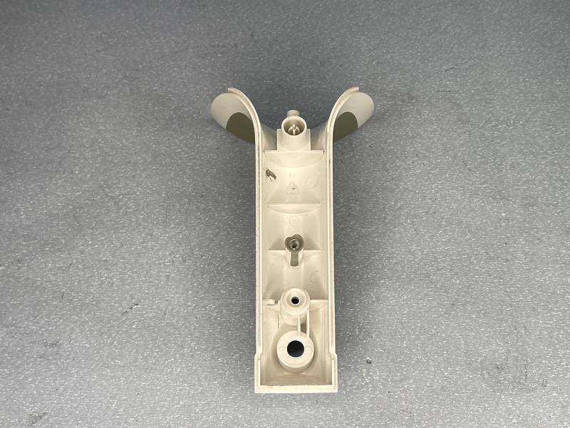 Часть корпуса (ручка) для пылесоса Redmond RV-UR360